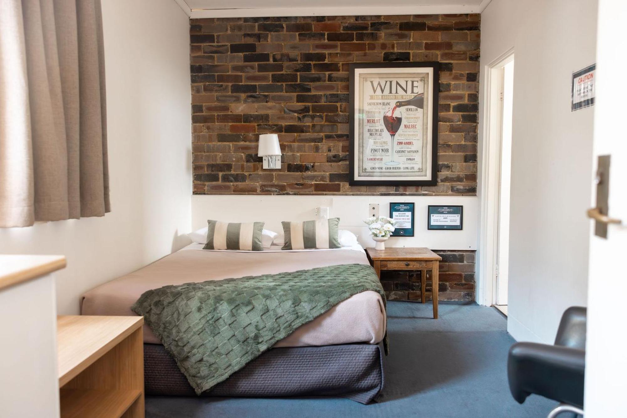 Hornsby Inn Bagian luar foto