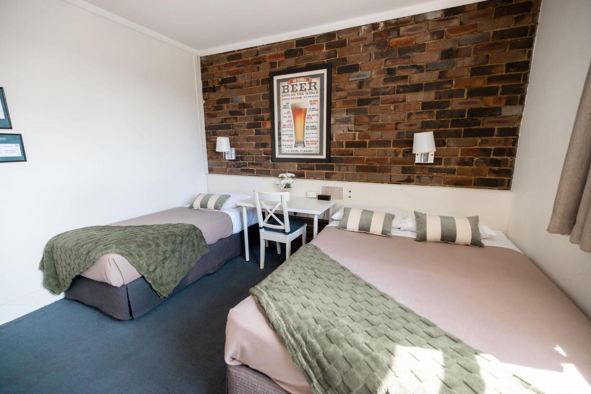 Hornsby Inn Bagian luar foto