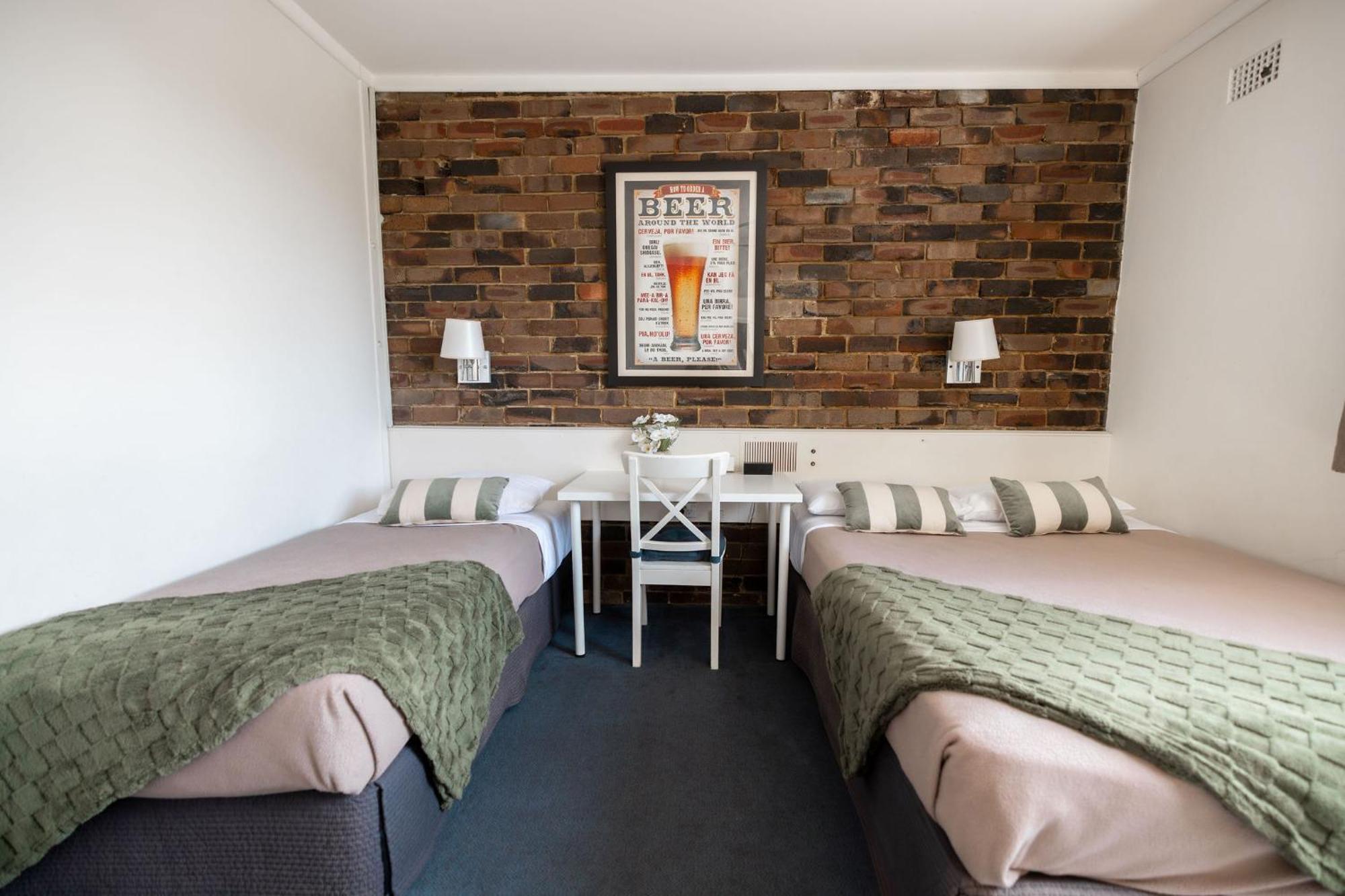 Hornsby Inn Bagian luar foto