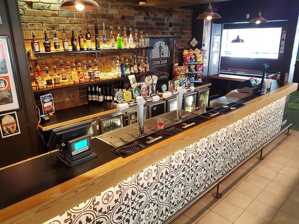 Hornsby Inn Bagian luar foto