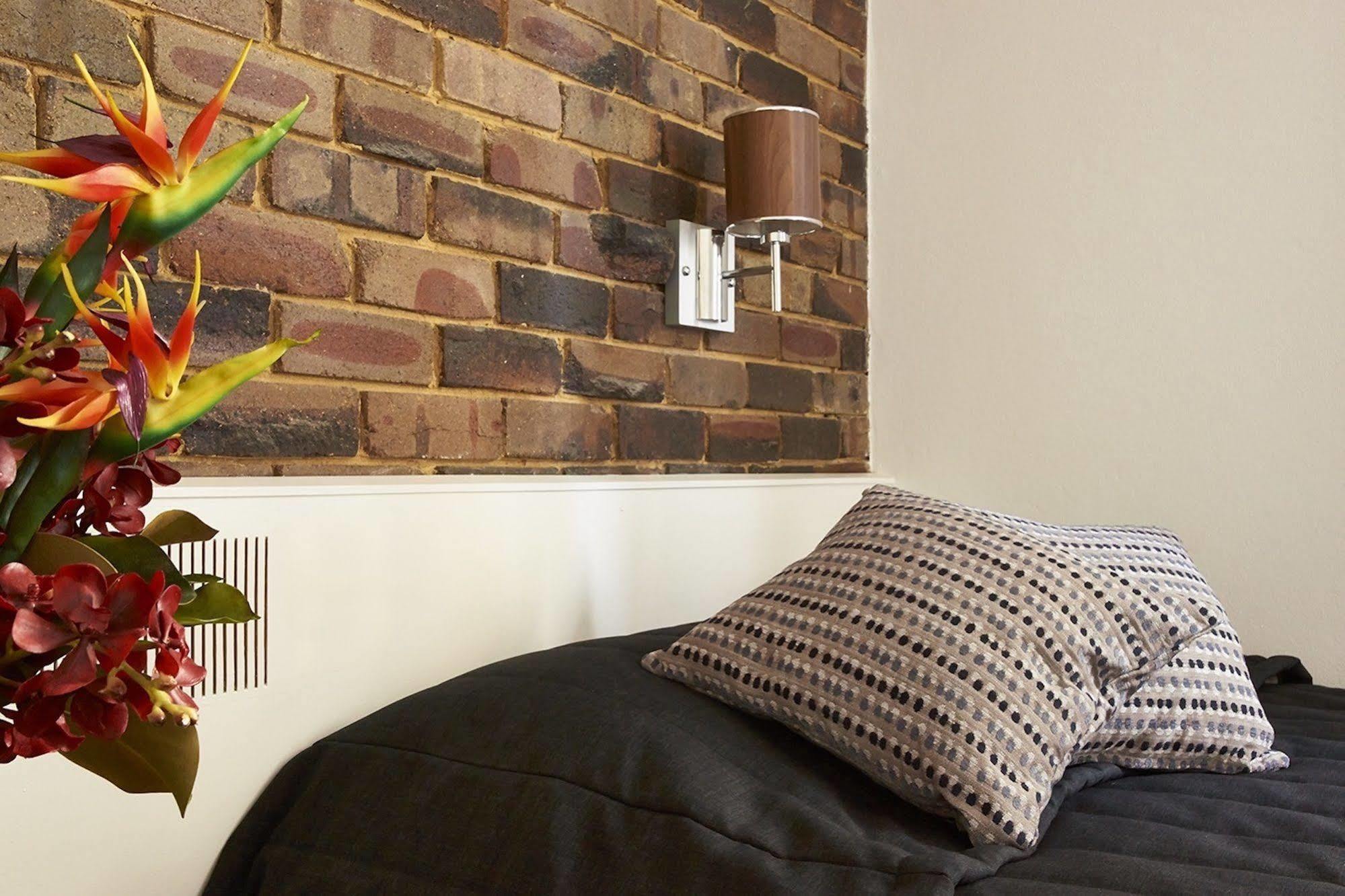 Hornsby Inn Bagian luar foto