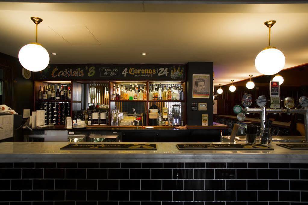 Hornsby Inn Bagian luar foto